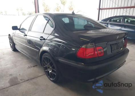 2002 BMW 325I z USA, uszkodzony, nr VIN WBAEV33492KL69077